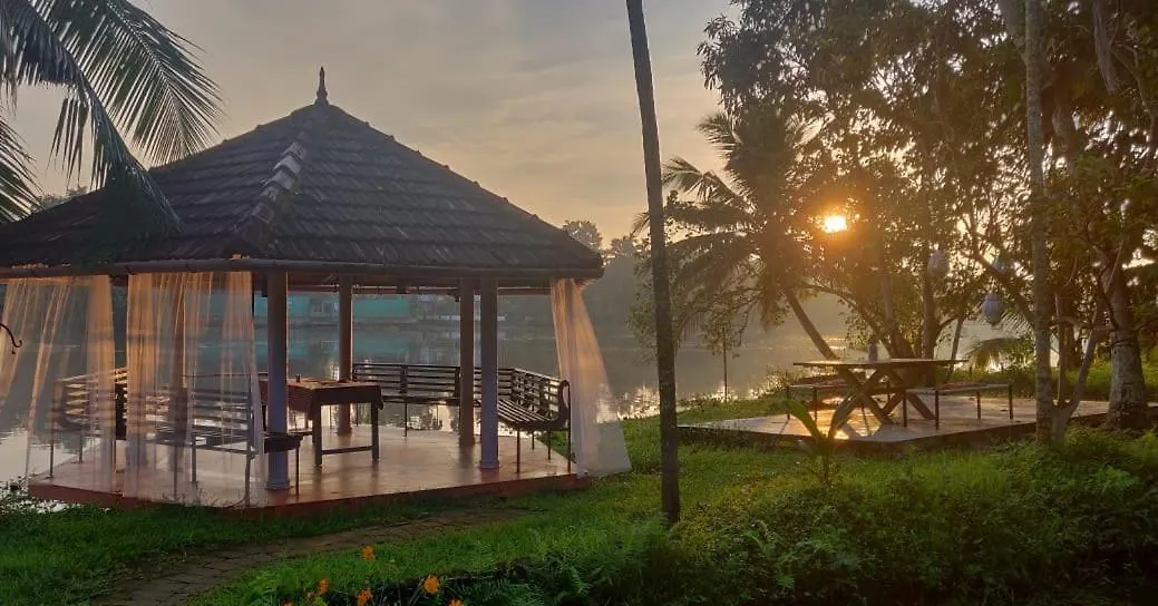 Sunsets And Palm Trees Bed & Breakfast Alappuzha